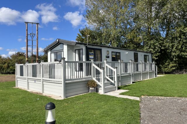 Willerby Castleton 38x12ft